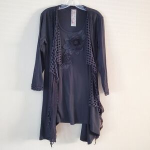 Pretty‎ Angel Tunic Top w/ Lace Accent & Floral Front Applique Size Medium